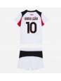 Billige AC Milan Rafael Leao #10 Bortedraktsett Barn 2025-26 Kortermet (+ Korte bukser)